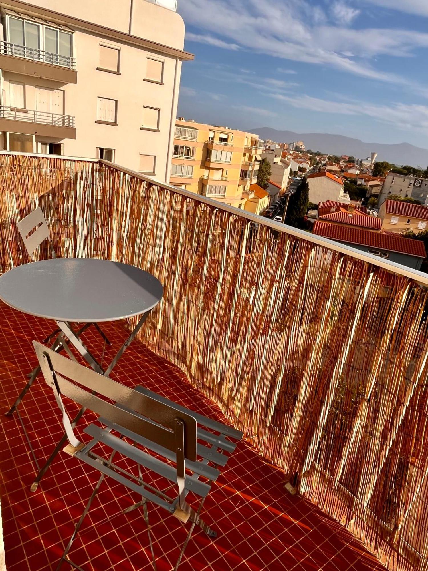 Studio Cote Plage Tout Equipe Vue Sur Le Canigou Canet-en-Roussillon Exterior photo